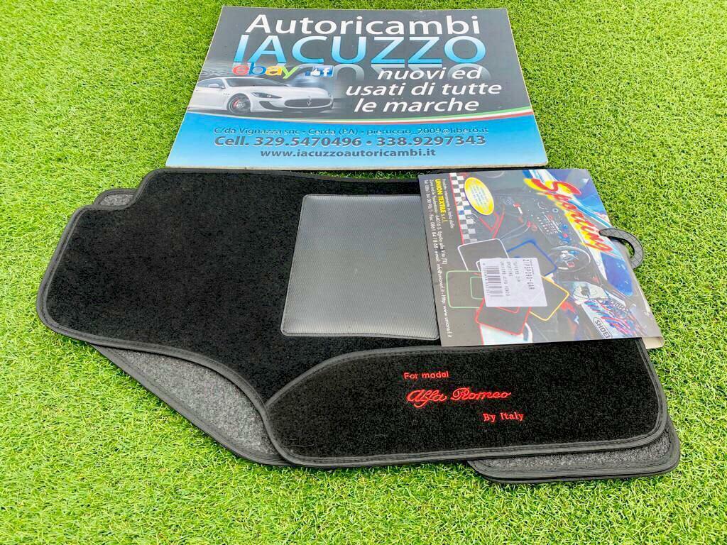 Tappeti Auto In Moquette Per Opel Meriva A (2003-2010) – Set 4 Pezzi Anteriori E Posteriori Con Fissaggi E Loghi